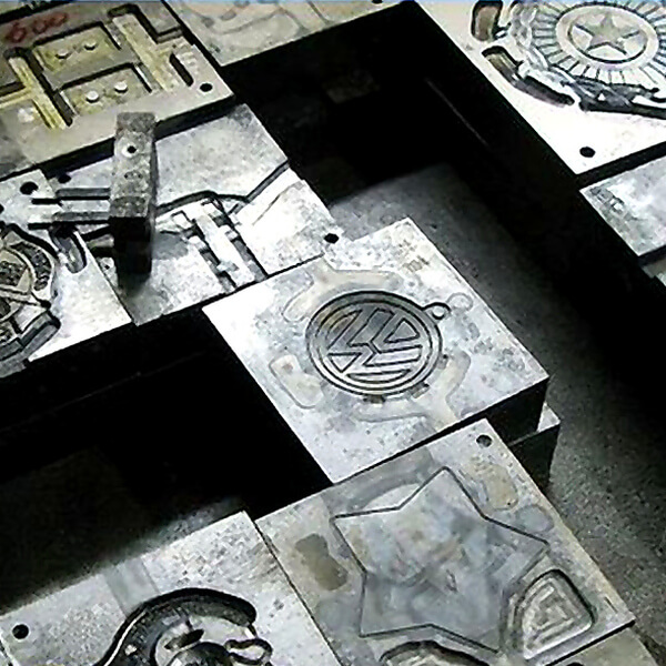 2.Mold engraving