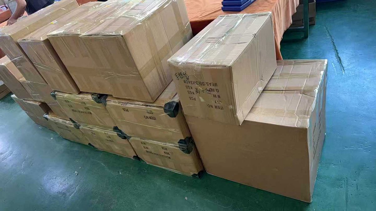 Bulk custom keychain carton packaging ready for shipment