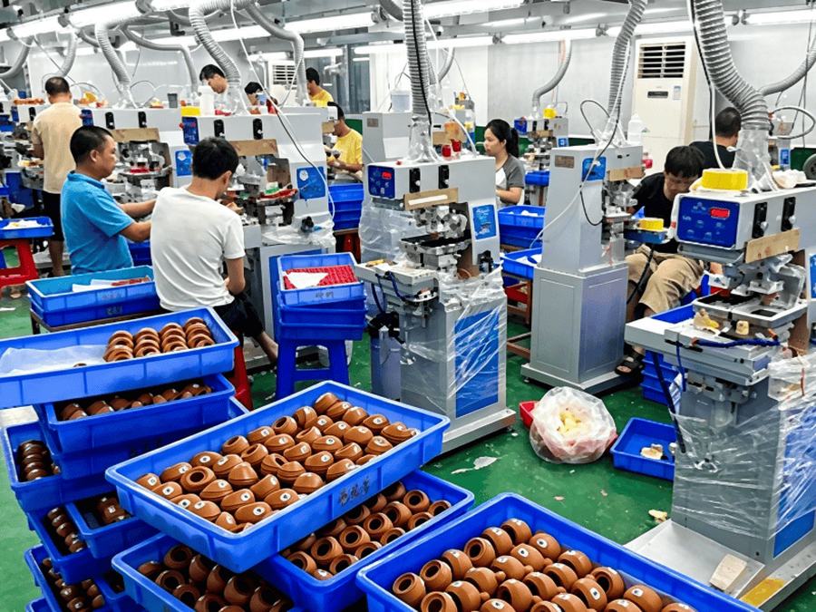 Keychain hardware production inspection at the factory