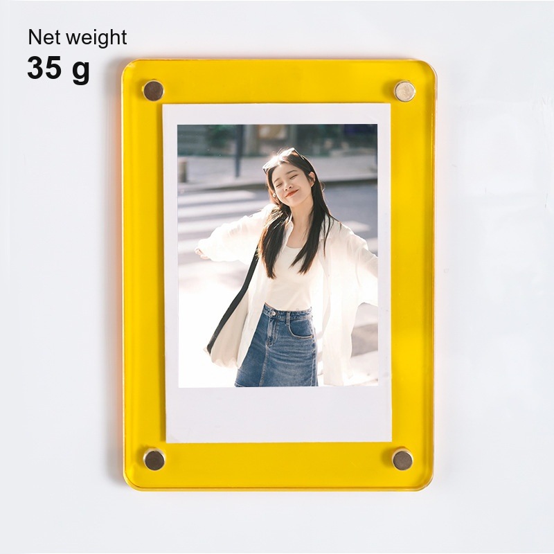 Acrylic magnetic picture frame net weight: about 35 g for one frame with both acrylic sheets and four corner magnets
