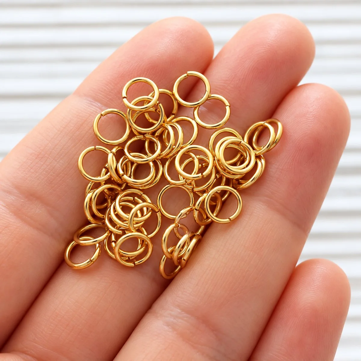Jump ring: small gold soldered loops