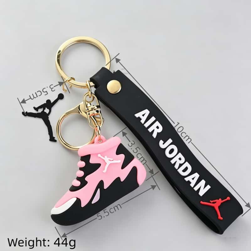 Jordan keychain size chart: a 5.5 cm sneaker with callouts for the 10 cm strap and the 3.5 cm metal charm