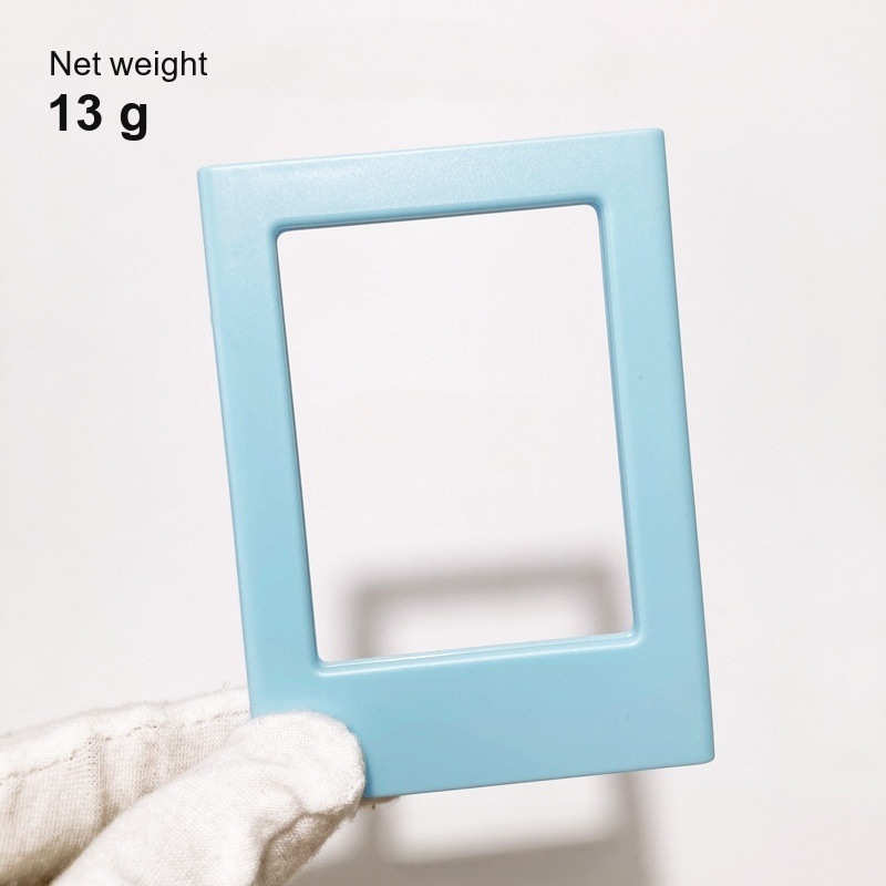 Magnetic picture frame net weight: about 13 g with the magnet seated in the back