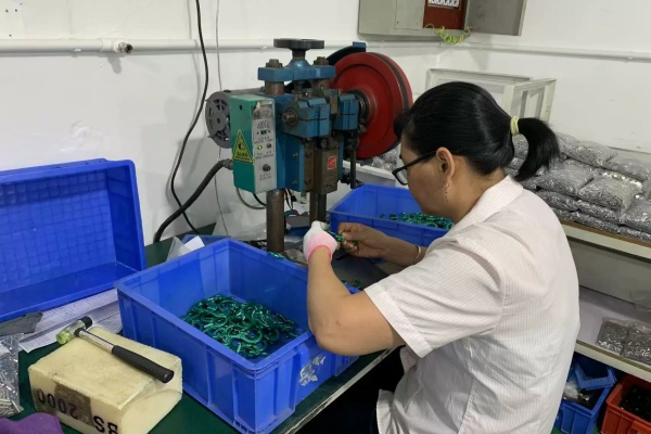 Carabiner Keychains Factory-7