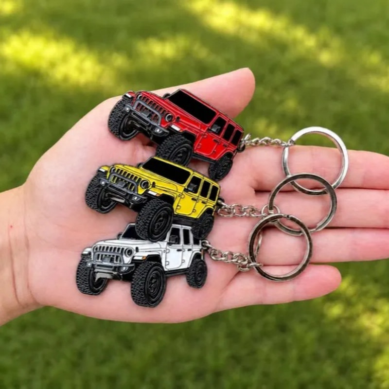 Off road suv keychain: four color batch in hand